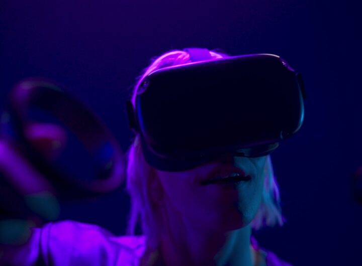 vr headset man playing 3d videogame closeup metav 2024 11 05 04 28 38 utc