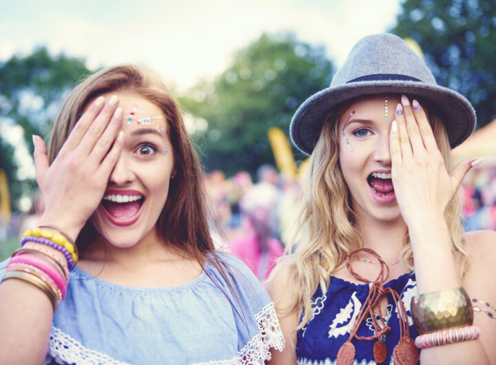 Budżetowy wyjazd na festiwal: jak tanio zaplanować nocleg, dojazd i pobyt