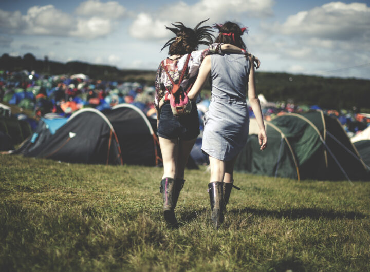 Pierwszy festiwal muzyczny: lista pakowania i plan dnia krok po kroku