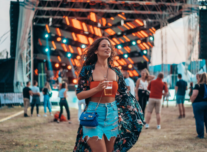 Jak czytać line-up i planować dzień festiwalowy: nakładki czasowe, mapy i aplikacje